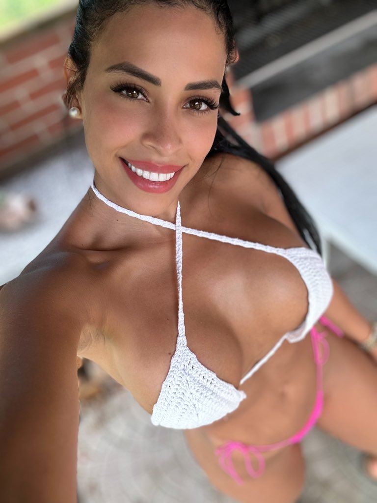 IzzyMichelleDer's tweet image. 