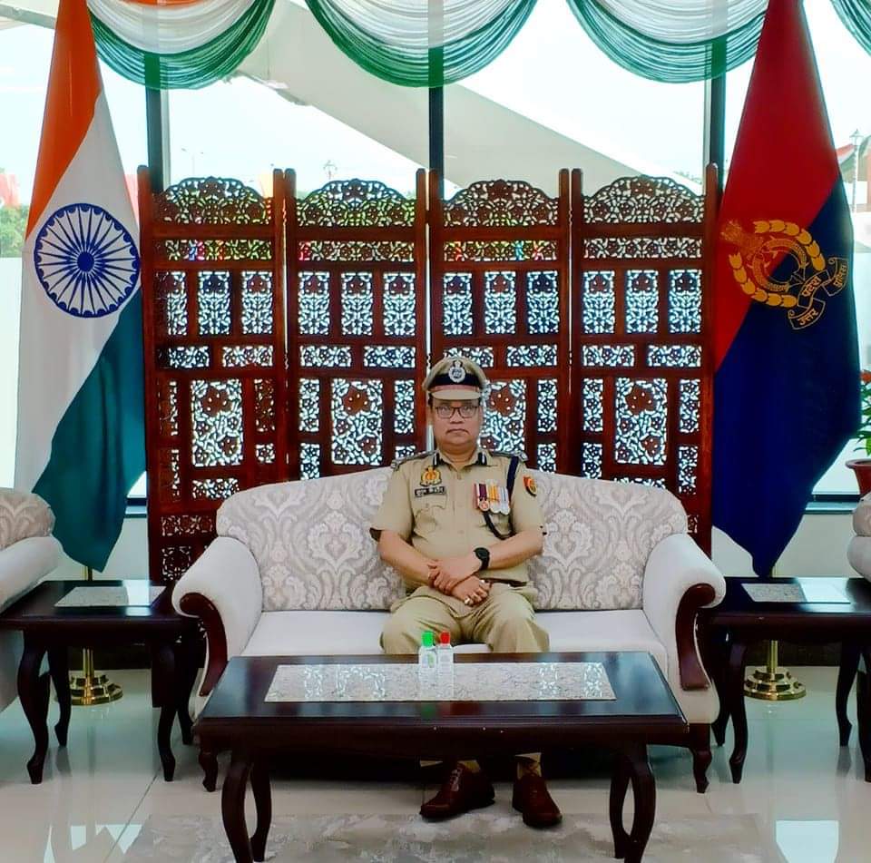 हम ips जुगुलकिशोर तिवारी जी को अशोक खेमका,ips अभिताभ ठाकुर नहीं होने देंगे, ईमानदार अधिकारी ही क्यों सस्पेंड होते?
सरकार  इन्हे तुरंत बहाल करे 
#IPS_JKTiwari_को_बहाल_करो
<a href="/BJP4India/">BJP</a> 
<a href="/BJP4UP/">BJP Uttar Pradesh</a> 
<a href="/BJPLive/">BJP LIVE</a> 
<a href="/RSSorg/">RSS</a> <a href="/INCIndia/">Congress</a> 
<a href="/INCUttarPradesh/">UP Congress</a> 
<a href="/samajwadiparty/">Samajwadi Party</a> 
<a href="/MediaCellSP/">Samajwadi Party Media Cell</a> 
<a href="/bspindia/">Bahujan Samaj Party</a>