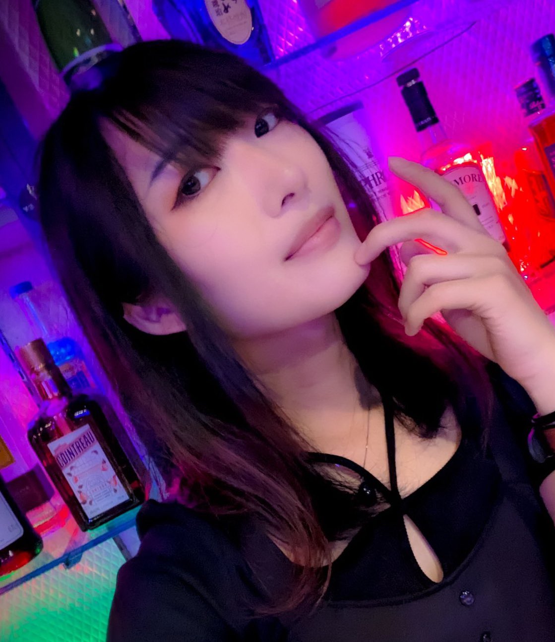 シーメール　ニューハーフ　女装 本日週末土曜日のビーフリーは 元気よく開店しております🌟🌟🌟  週末は名古屋栄のMixBarBeFreeで飲み明かしましょう🍻🍶 #ニューハーフ #男の娘 #飲み屋 #オカマ #女装 #ゲイバー #シーメール  #crossdress #バー #bar #出会い ...