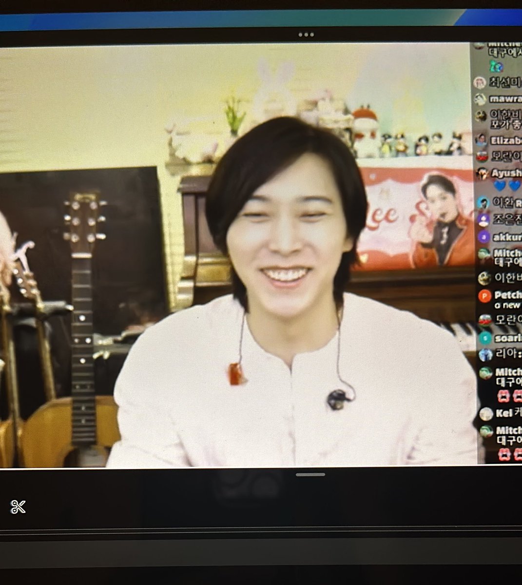 سألت سونغيمن اذا عرف نوع الجنين ولد ولا بنت صار يفضفض 😂😂😂😭 كل ما يحللو مره يقولو لهم بنت و مره يقولو لهم ولد