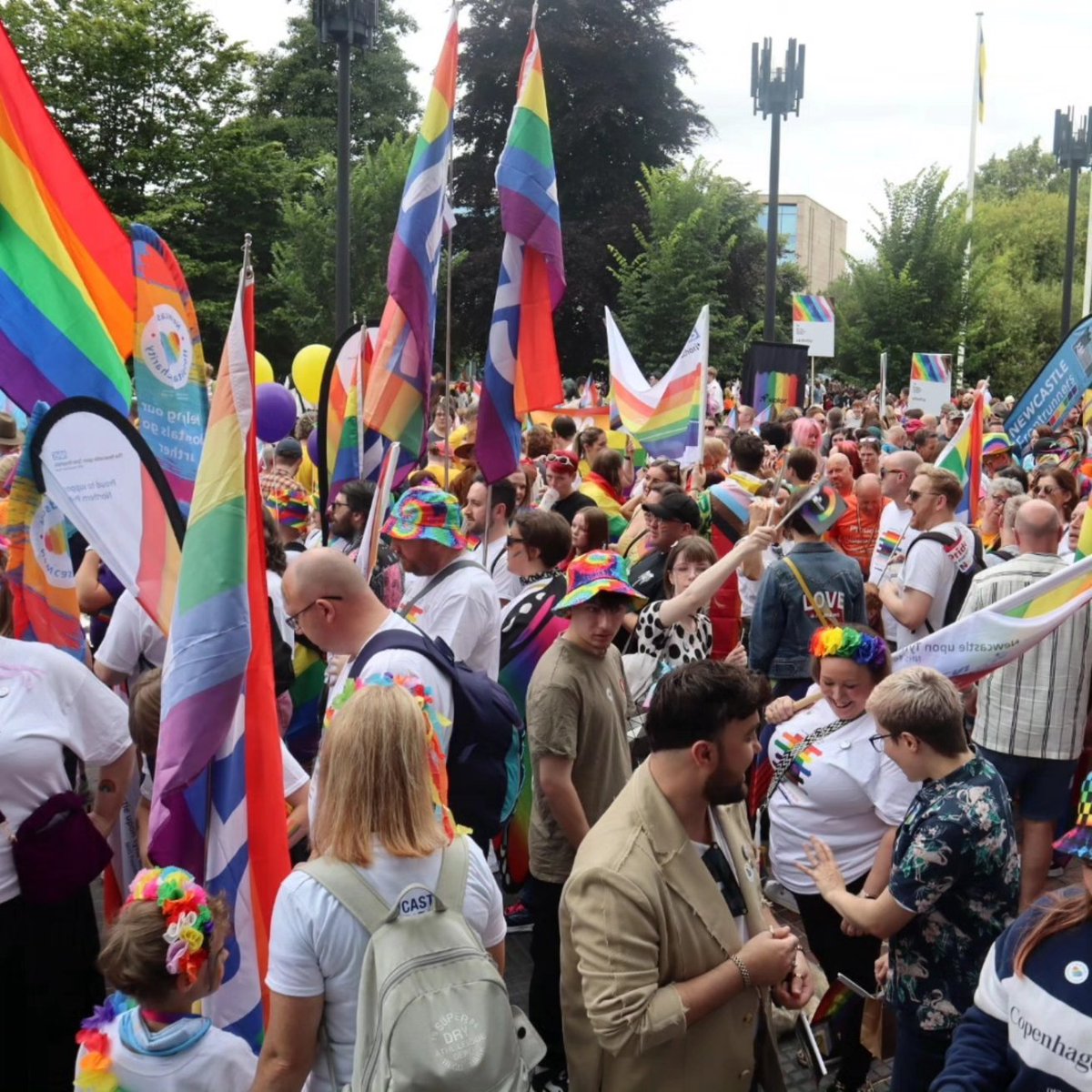 myprideradio's tweet photo. We are live from @northernprideuk 

Come join us! Come come hi if you see us! 

Happy Pride! More photos on our Facebook. 💖🏳️‍🌈💖
#northernpride #prideinthecity #newcastlepride https://t.co/oSNQA0b3gU