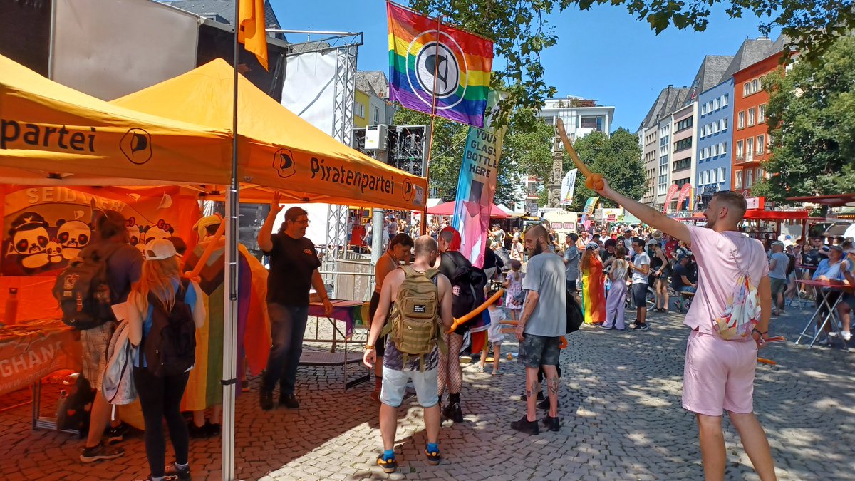 PiratenKoeln's tweet photo. Mittendrin statt nur dabei - Tag 2 auf der #ColognePride2024.
Infostand der #Piraten auf dem #CSD in #Koeln.
Ihr findet uns auf dem Alter Markt, Standnummer A29, neben der Bühne.
#PrideMonth #ColognePride https://t.co/zuJpueoXSq