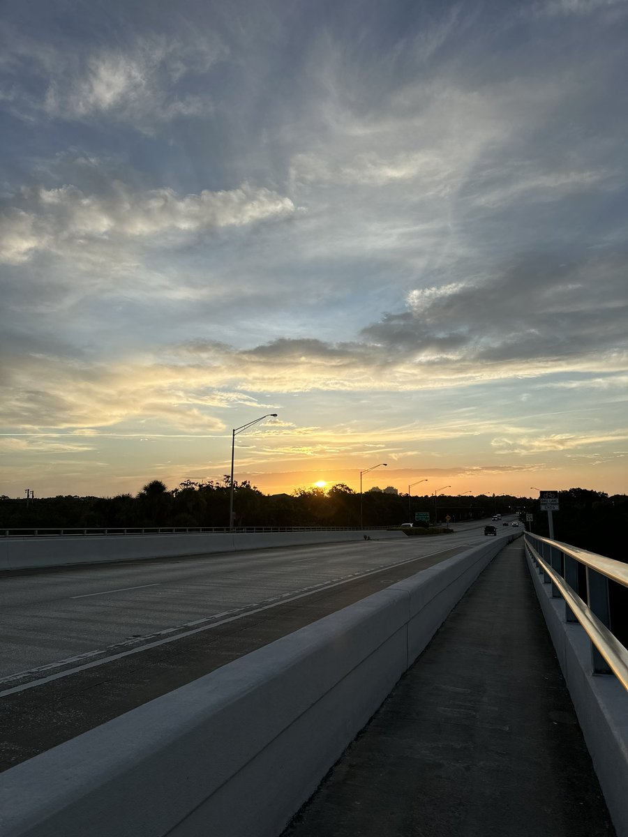 Kelly__Harpin's tweet image. Saturday Run &amp;amp; Coffee date with @charitygruwell7 🏃‍♀️☕️ #runsquad #SaturdayVibes
