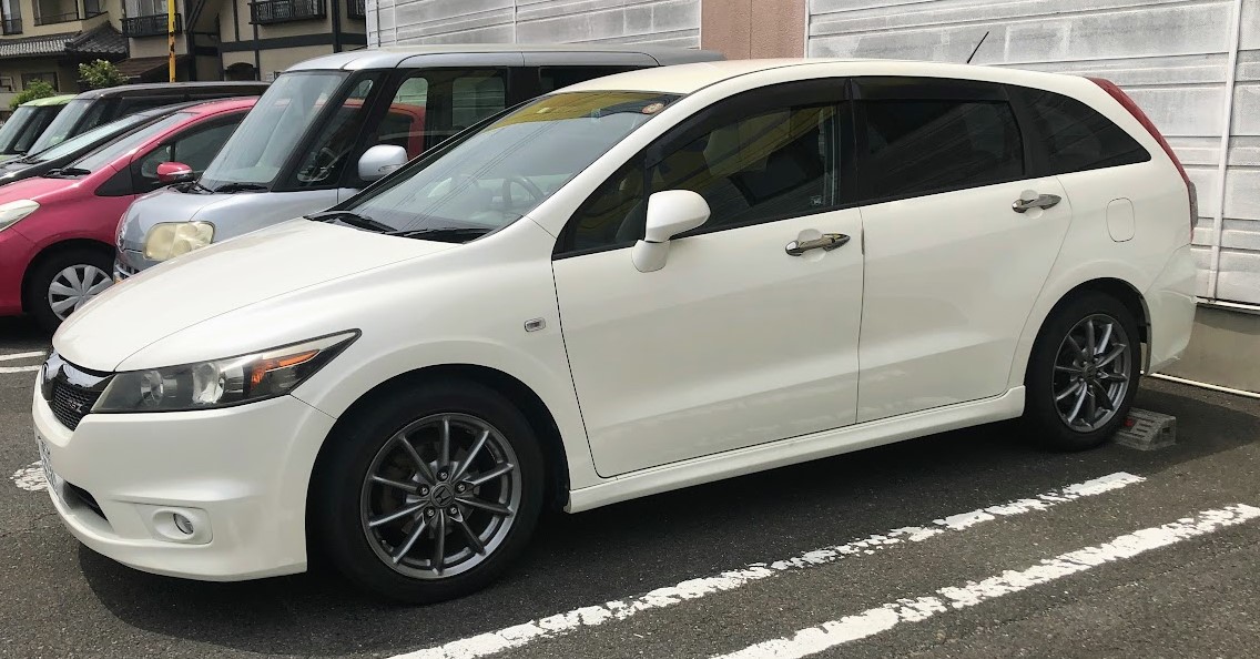 yuji0515's tweet photo. 昨日続き、車歴 2段（家族編）
１，ライフ（上の子用）
２，ステップワゴン（上の子と下の子用）
３，USオデッセイ（仕事の都合で）
４，N-BOX（とりあえず乗っていた）
５，ストリーム（子供たちの部活の送迎用）
６，N-ONE（今ココで）
当分、CR-ZとN-ONE体制かな
#車好きな人と繋がりたい https://t.co/YxPkRJeahR