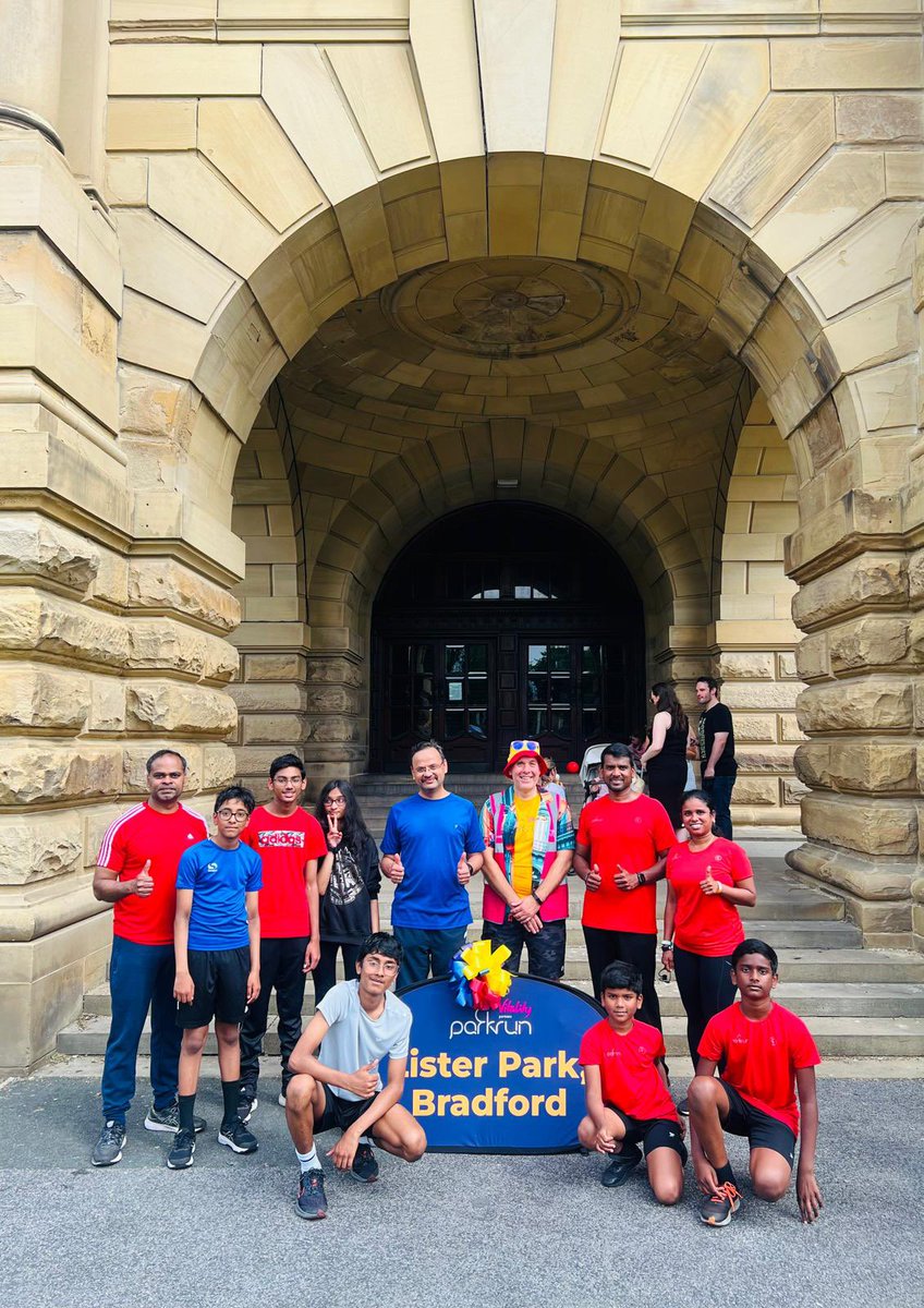 rainbowPLA's tweet photo. A wonderful morning @Listerparkrun for their Summer Event. There were Hawaiian shirts, sun hats and glasses galore, and cake and an ice cream van afterwards. Well done to #TeamRainbow this morning. Have a great weekend. #Ambition https://t.co/pMjoeqyuf1