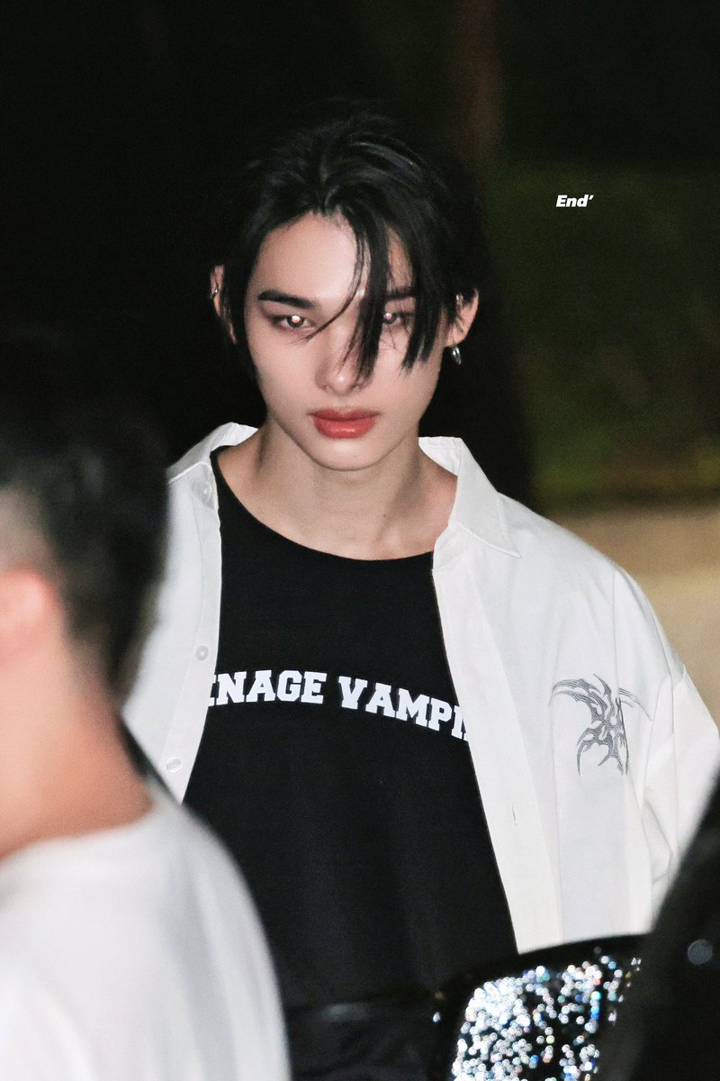 his puma gaze omg #NI_KI #니키