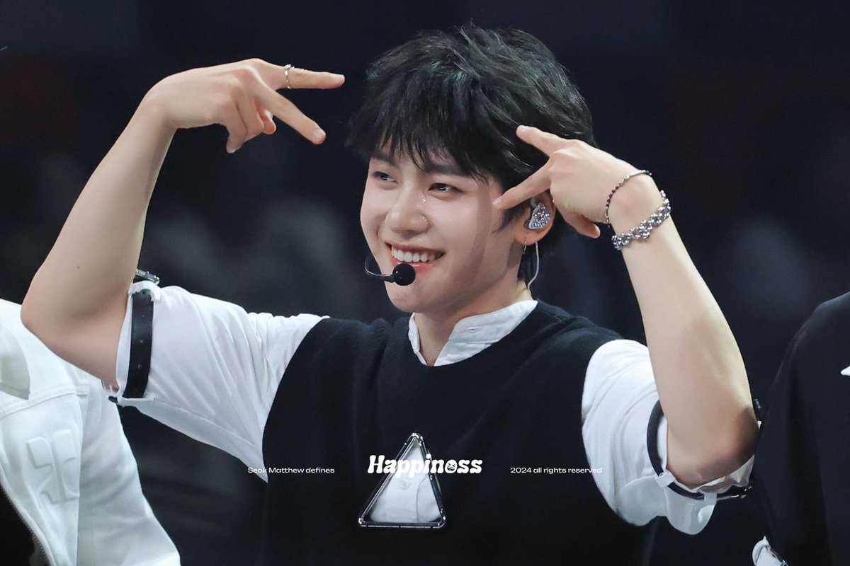 Happiness_0528's tweet photo. 240720 TMEA 
靚貓🐾
#석매튜 #SEOKMATTHEW #ソクマシュー #제로베이스원 #ZEROBASEONE #ZB1 https://t.co/4REzFCnFSI