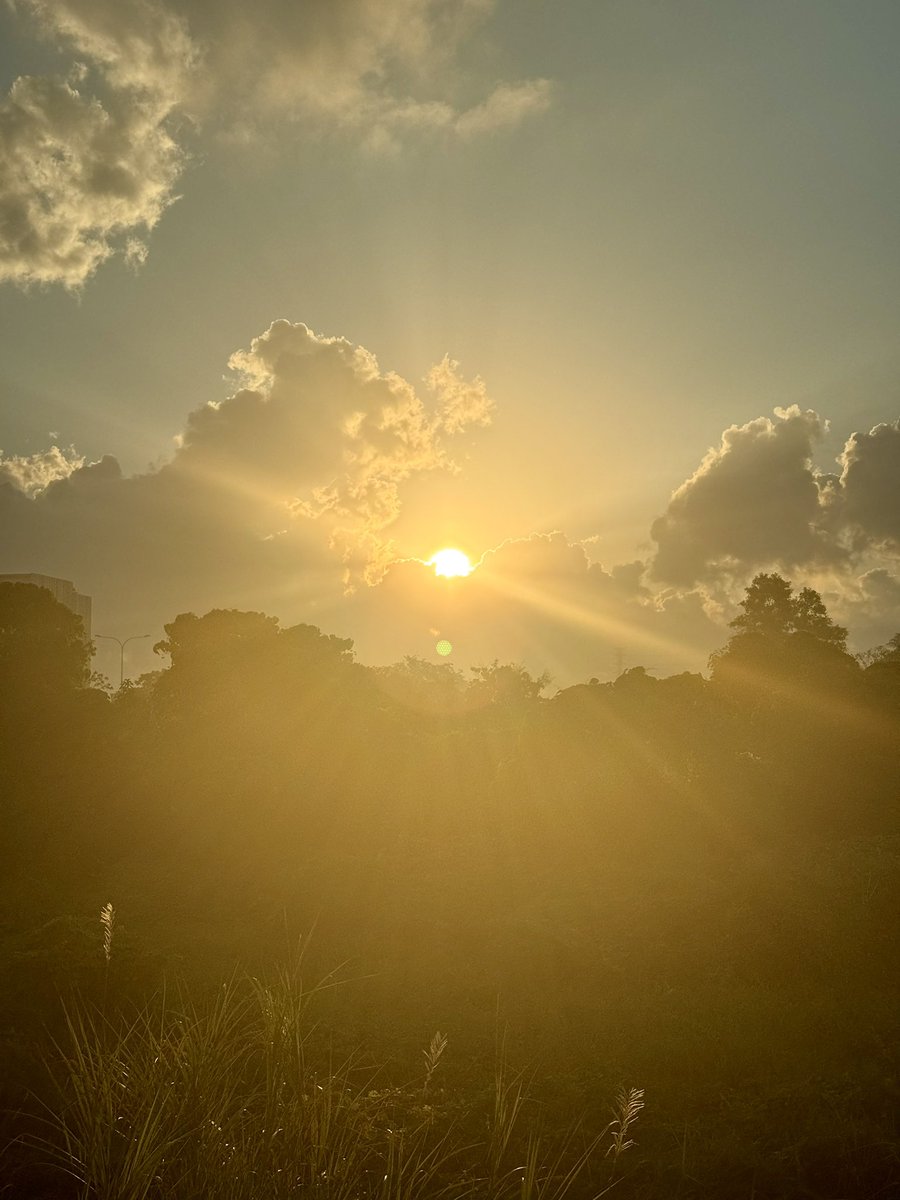 2 JANJI ALLAH
DALAM AL-QURAN

Berdoalah kepadaKu pasti Aku kabulkan untuk kalian (Ghafir: 60)

Tidaklah Allah mengazab mereka, selama mereka memohon ampun (beristighfar kepada Allah) (Al-Anfal: 33)