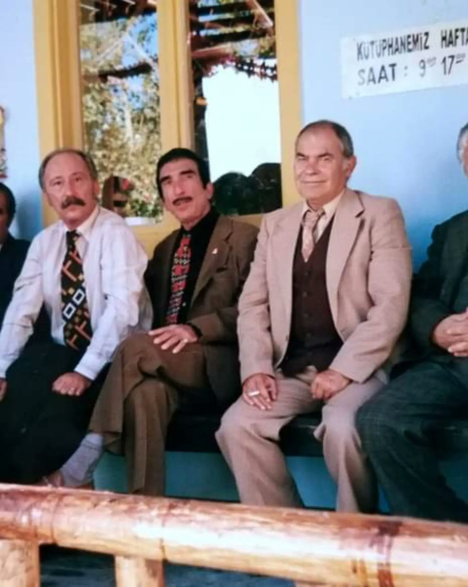 Tiyatro ve sinemamızın değerli ustalarından, tiyatro yaşamına Eskişehir'de başlayan ve ilk kurulan Eskişehir Belediye Tiyatrosu oyuncularından, büyük sanatçı Şener Kökkaya'yı kaybetmenin derin üzüntüsünü yaşıyoruz. Sevenlerine baş sağlığı diliyoruz. Işıklar ve alkışlarla...❤️🙏🍀