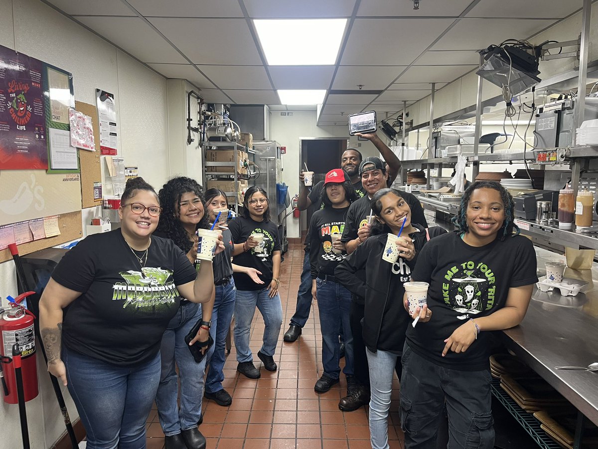 Rob adams (@robadams1314) on Twitter photo All smiles and nothing but chili love here at team Waukegan🌶️💪🏽❤️#chilislove <a href="/ckouzmanoff1/">Courtney Kouzmanoff</a> <a href="/train3rgirl/">Kimberly Harding</a> <a href="/LynAj4/">Lyn Jones</a> <a href="/swh7668/">Scott Hermann</a> <a href="/sarahmillerSA/">Sarah Miller</a> <a href="/NicholasBPaxton/">Nicholas Paxton</a> <a href="/xoelenamichelle/">Elena Flores</a> <a href="/TTaylorelaine/">Taylor Gomez</a> <a href="/Lusarreta77/">@pepe_lusarreta</a> All smiles and nothing but chili love here at team Waukegan🌶️💪🏽❤️#chilislove <a href="/ckouzmanoff1/">Courtney Kouzmanoff</a> <a href="/train3rgirl/">Kimberly Harding</a> <a href="/LynAj4/">Lyn Jones</a> <a href="/swh7668/">Scott Hermann</a> <a href="/sarahmillerSA/">Sarah Miller</a> <a href="/NicholasBPaxton/">Nicholas Paxton</a> <a href="/xoelenamichelle/">Elena Flores</a> <a href="/TTaylorelaine/">Taylor Gomez</a> <a href="/Lusarreta77/">@pepe_lusarreta</a>