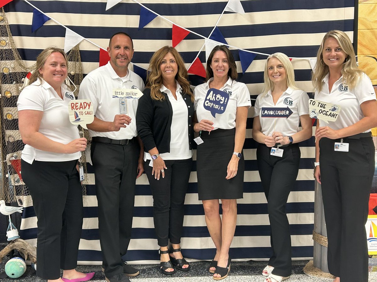 VBMiddle's tweet photo. Learning together! ⭐️💚 https://t.co/iudqacuZsz