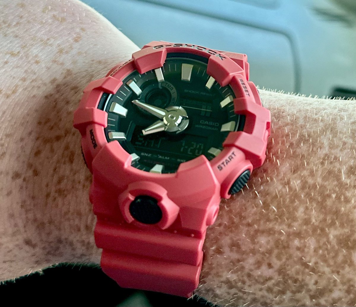 regularwatchguy's tweet image. #casio always comes through when it comes to G-Shock. This GA700 is a prime example. 20 bar water resistant. Absolutely indestructible and beyond comfortable during wear. This watch should definitely be a welcome addition to any collection. With a price point just around $100…