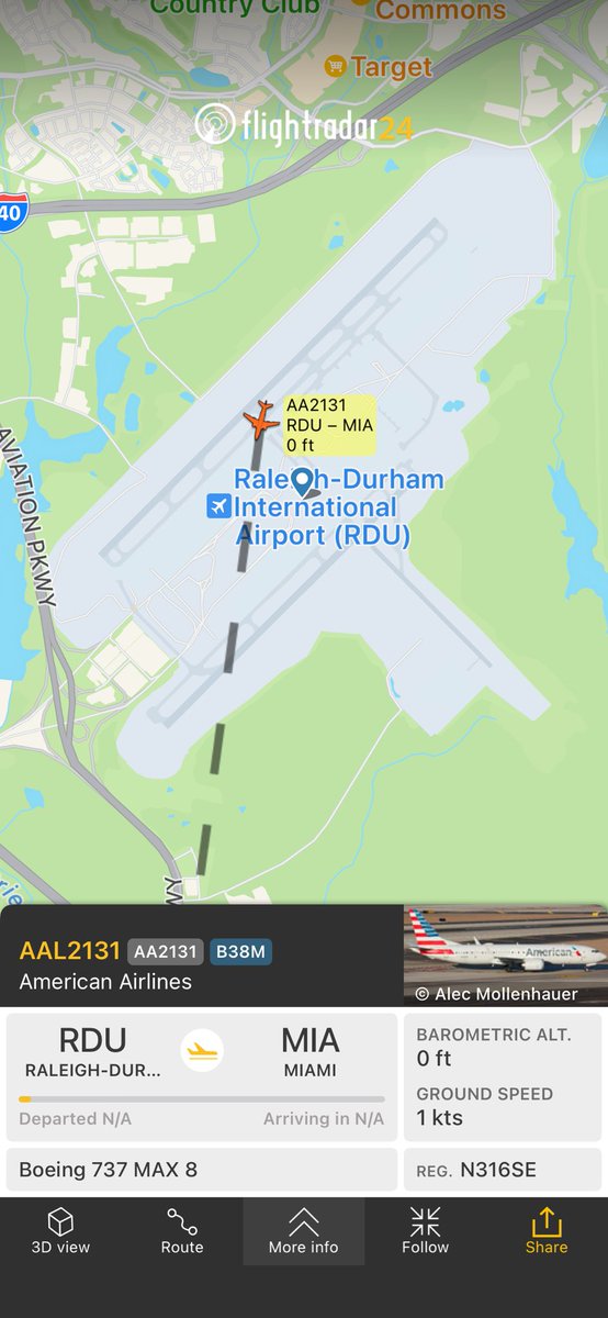 SquawkTracker's tweet image. Flight AA2131 from Raleigh-Durham to Miami
fr24.com/AAL2131/363e09… landed safely. Still uncertain as to whether this was a mechanical or medical issue.