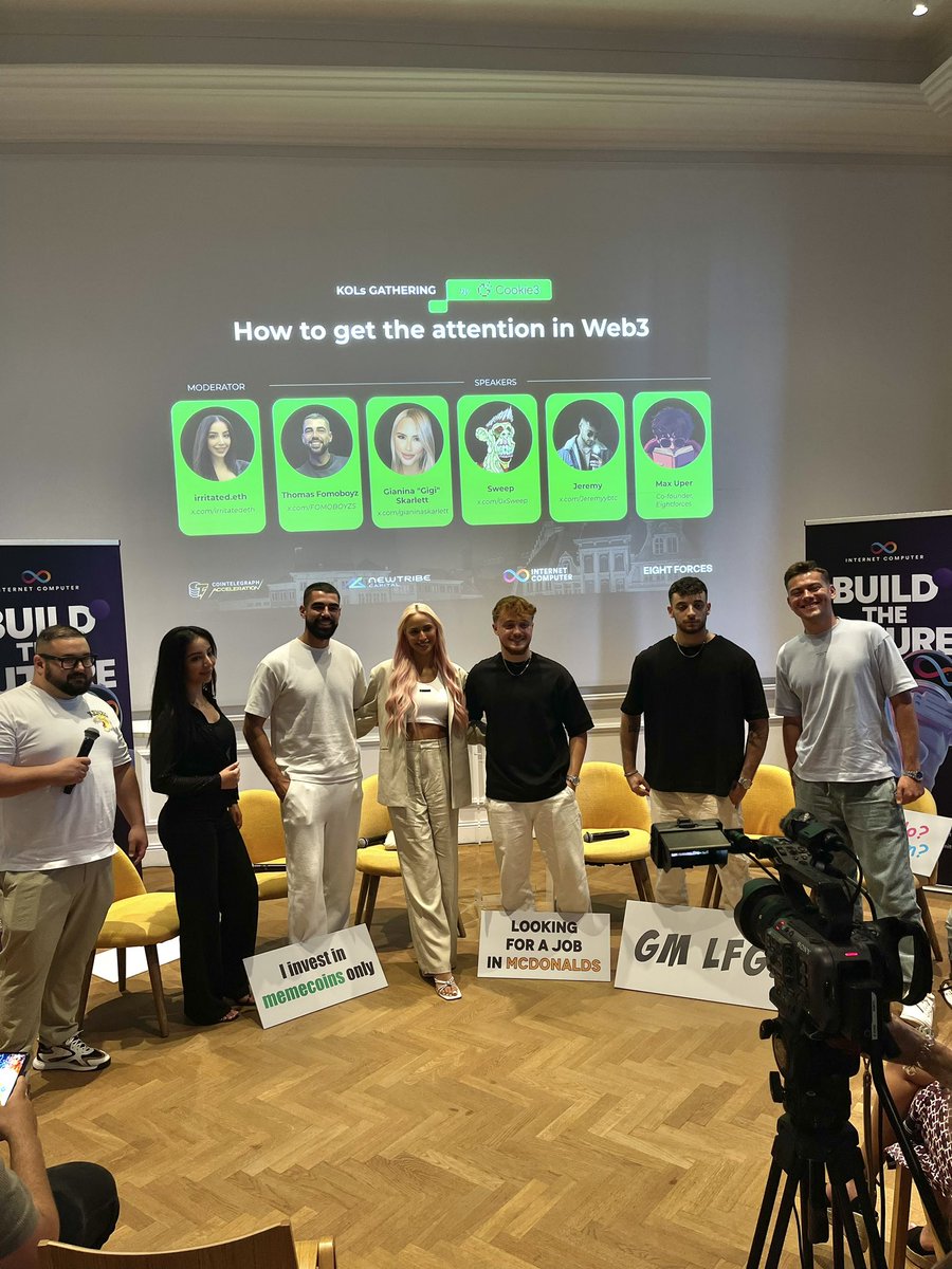 Connector tweet media