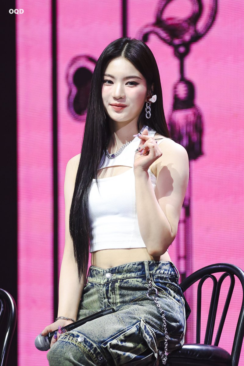 onequietdream's tweet photo. 240701     

#STAYC #스테이씨​ #ISA #아이사 https://t.co/SgoqcyAFbt