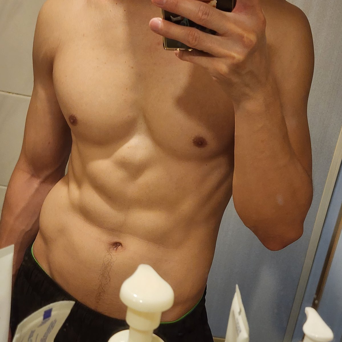 instagram.com/is_0705s