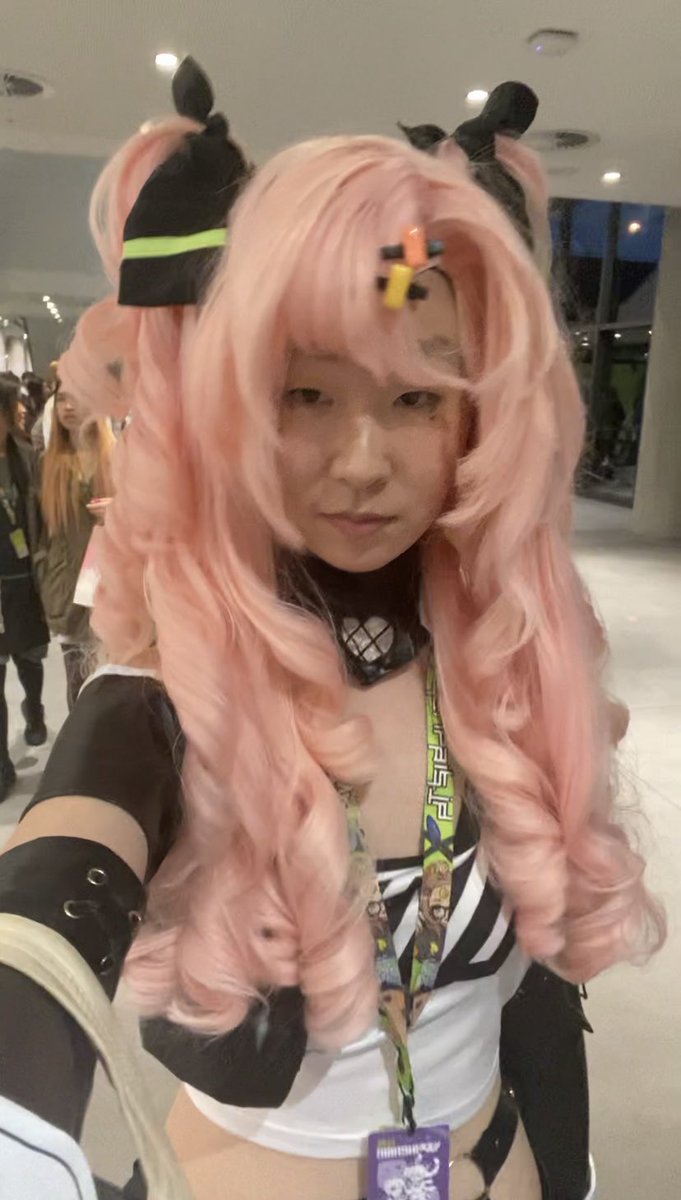 xvweeks's tweet photo. SO MUCH FUN AND PPL WERE SUPER NICE!!! TY @smashcon 💗💗 #smashcon #smashcon2024 #cosplay #zzzero #zzz #nicole #ILOVENICOLE https://t.co/CCHh2aD2z5