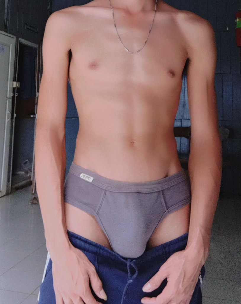 PhnaSam's tweet photo. หุ่นแบบนี้หำก็ประมาณนี้...พอมัดใจได้🍆🍆😋😘🐻 https://t.co/t5pdAevlPq