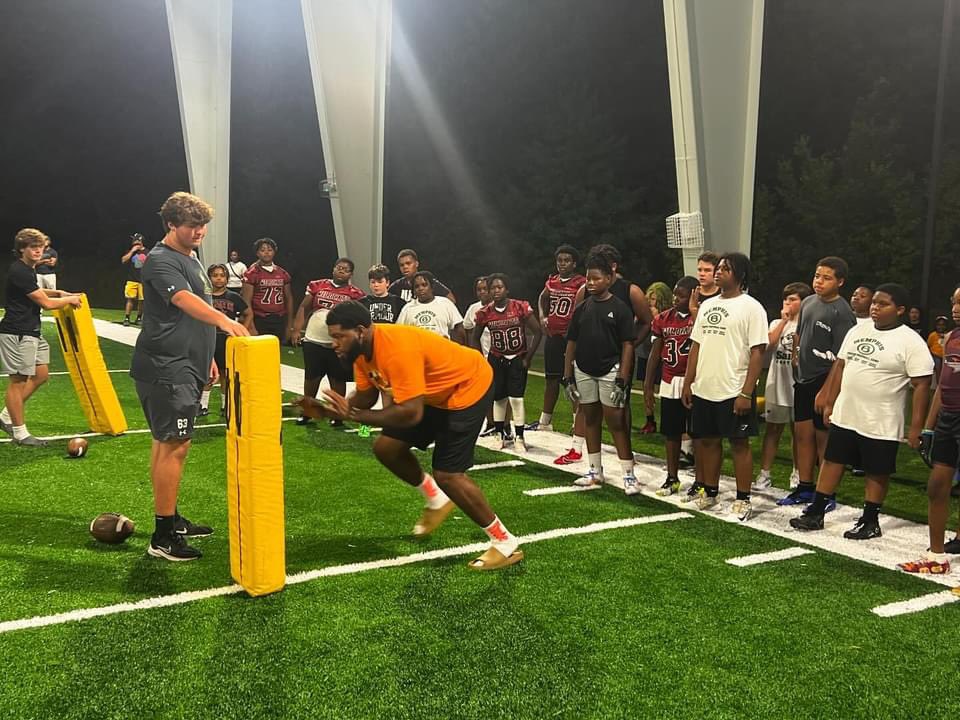 Briarcrest Football (@football_bcs) on Twitter photo The inaugural Memphis Youth Football Camp was a hit last night. Over 280 kids came out! Big thanks to Saints alums <a href="/901_sxvxge/">Omari "Big O" Thomas🏴</a> <a href="/JMS4_/">Jabari Small</a> <a href="/REGGIENEELY12/">Reggie Neely</a> and <a href="/rodneymuney/">Rodney “RJ” Newsom Jr.🎰</a> for hosting tonight’s camp with our BCS coaches and players. 💚 💛 🏈 💪 The inaugural Memphis Youth Football Camp was a hit last night. Over 280 kids came out! Big thanks to Saints alums <a href="/901_sxvxge/">Omari "Big O" Thomas🏴</a> <a href="/JMS4_/">Jabari Small</a> <a href="/REGGIENEELY12/">Reggie Neely</a> and <a href="/rodneymuney/">Rodney “RJ” Newsom Jr.🎰</a> for hosting tonight’s camp with our BCS coaches and players. 💚 💛 🏈 💪