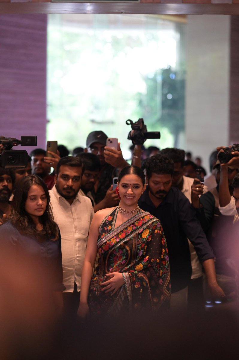 Keerthy Universe tweet media