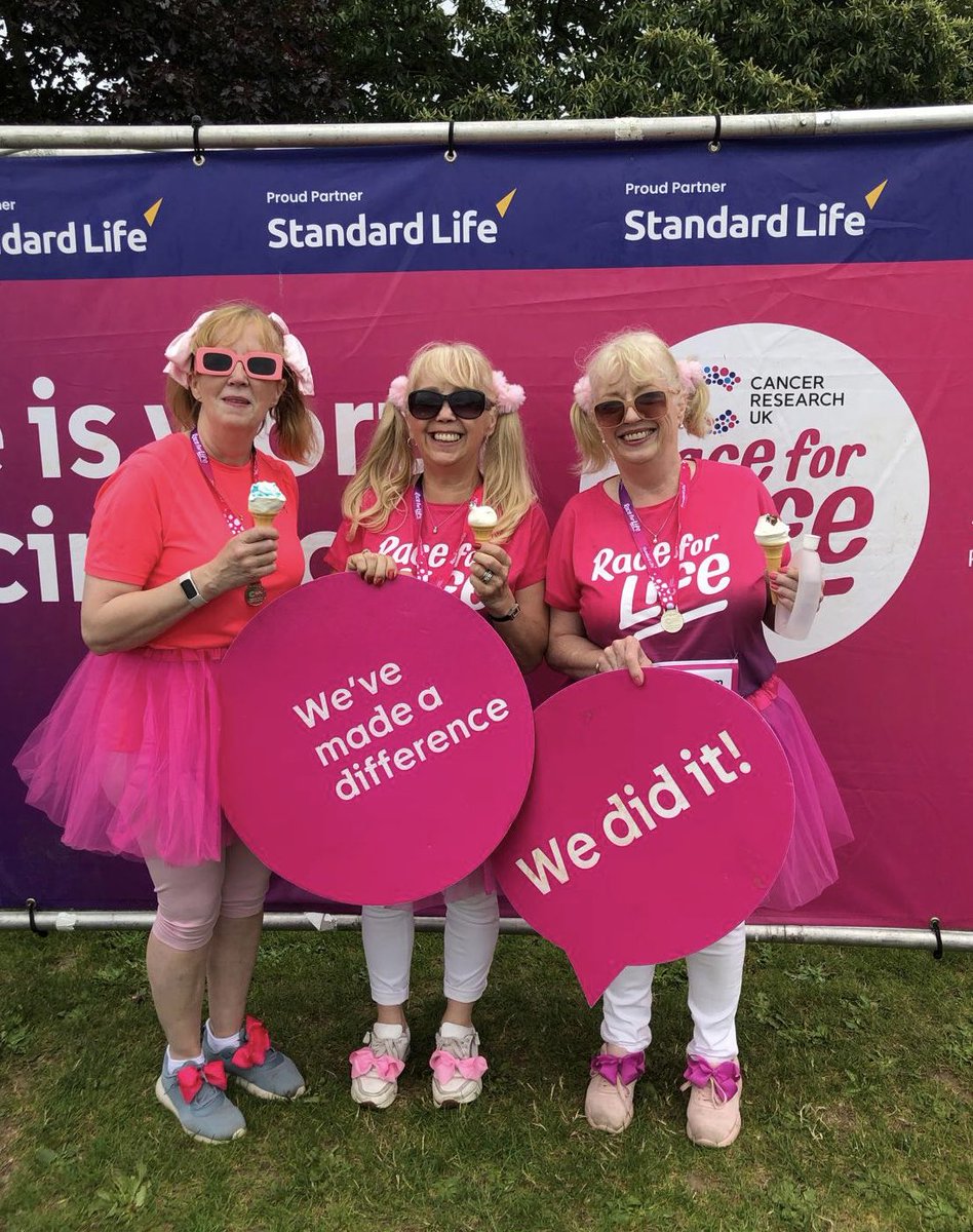 CatherinePrest's tweet photo. We raised £542 for cancer research uk. Thank you to all the people who donated #raceforlife https://t.co/mQceQk6LI0