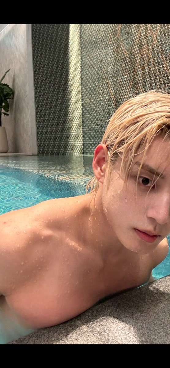 jiwoongiez's tweet photo. I CANT JIWOONG PLEASE https://t.co/XxetQSbuQy