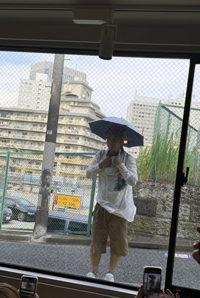 yo_tan's tweet photo. 不審者がマチキチの中を覗いてなんか言ってますw
#大崎さんと暑い初夏 #大崎一番太郎project30 #ride16 https://t.co/9nJ18Df6go