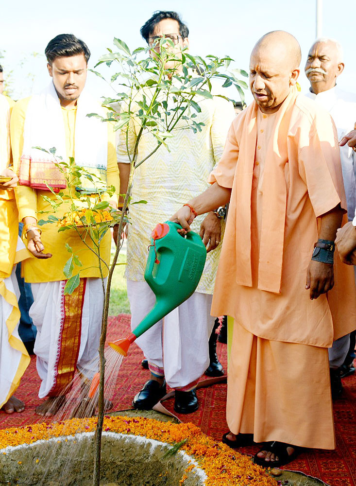 Yogi Adityanath tweet media