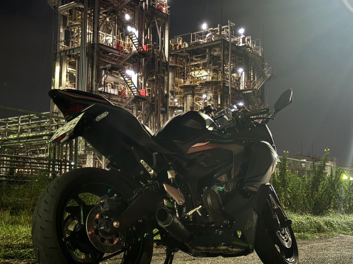 a7xj31's tweet photo. あざしたー
大型馬力がはんぱな
#zx4r
#Harley https://t.co/jk0lHABkRo