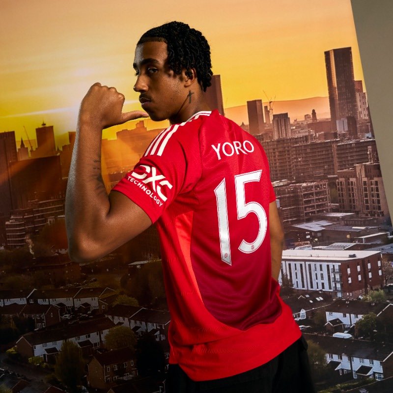 🔴👕 Manchester United confirm Leny Yoro to wear number 15 at the club.