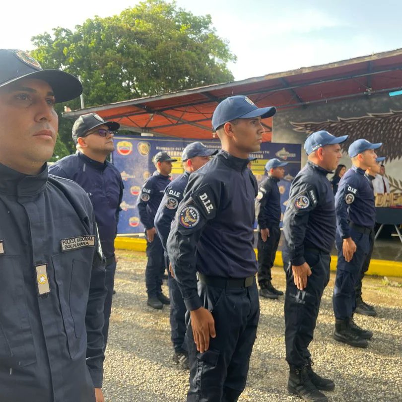 die_monagas's tweet photo. En las instalaciones de la División de Inteligencia Estrategica del estado Monagas, se realizó a
El acto de graduación de  Tecnico Superior Universitario en Seguridad Ciudadana de los  funcionarios del Cuerpo de Policia Nacional Bolivariana y de los agentes  del V proceso https://t.co/asi3SopjGE