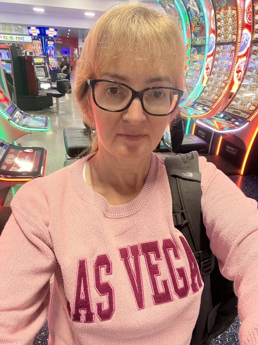 MaryRalles's tweet photo. Footnote: suitcase is MIA. So Vegas got their last $$$ from me to wear clean shirt @FriendsTV #vegasbaby #notsomuch #Crowdstirke #microsoft https://t.co/yYSmHwafEe