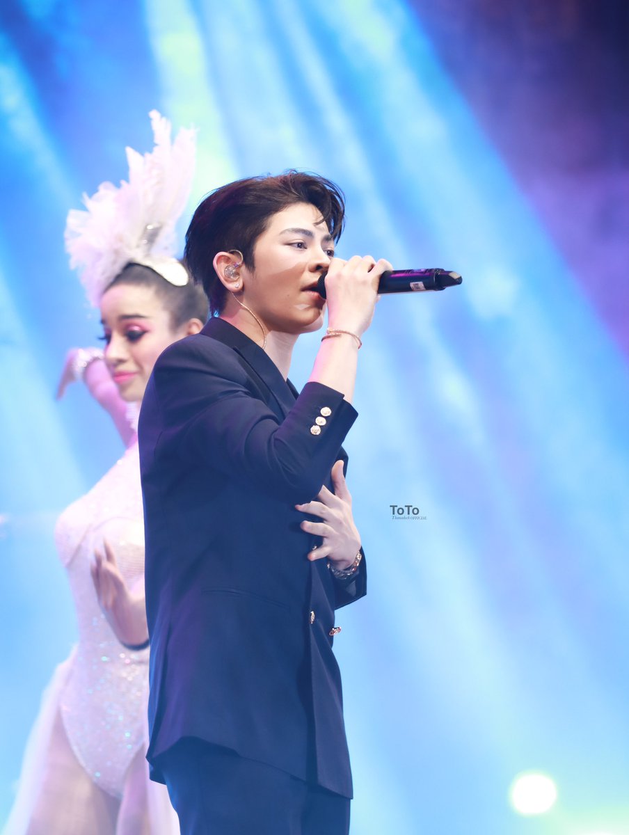 totothanadechTH's tweet photo. 🎤 มือถือไมค์ ไฟส่องหน้า 

#totothanadech
#โตโต้ธนเดช https://t.co/F5fAemlq9J