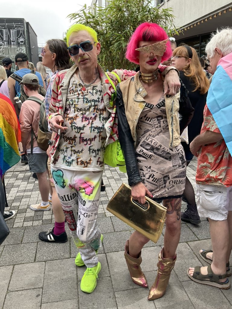 Simoncitizen's tweet photo. #HatsOff you #WorkedIT #TransPride #Beautiful #NoAGenderCollective #Brighton https://t.co/eyJmsN98Rg