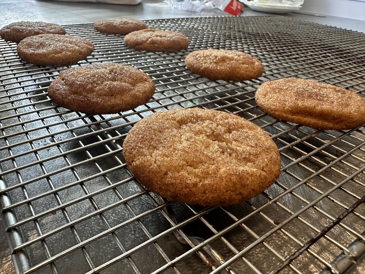 NaujitDaGod357's tweet photo. Snickerdoodles 420 edition 4 for $20‼️‼️‼️‼️

If you’re in Cleveland Ohio I do deliver📦🚚 tap in🔥🔥🔥🔥 #420 #cookies #edibles #cookies #ohio #clevelandohio #tasteofenchantment ##snickerdoodles #snack #like #rt https://t.co/aj50fCyX3r