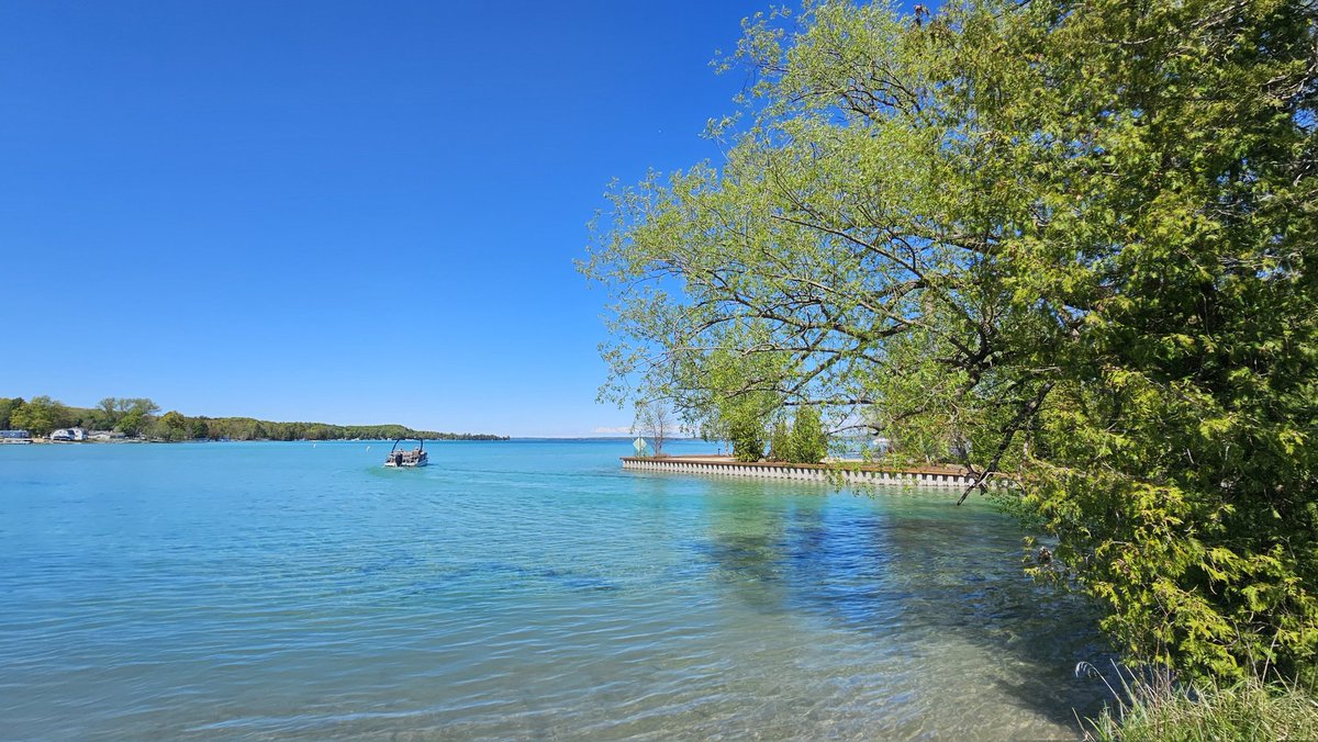 Torch Lake, Michigan tweet media
