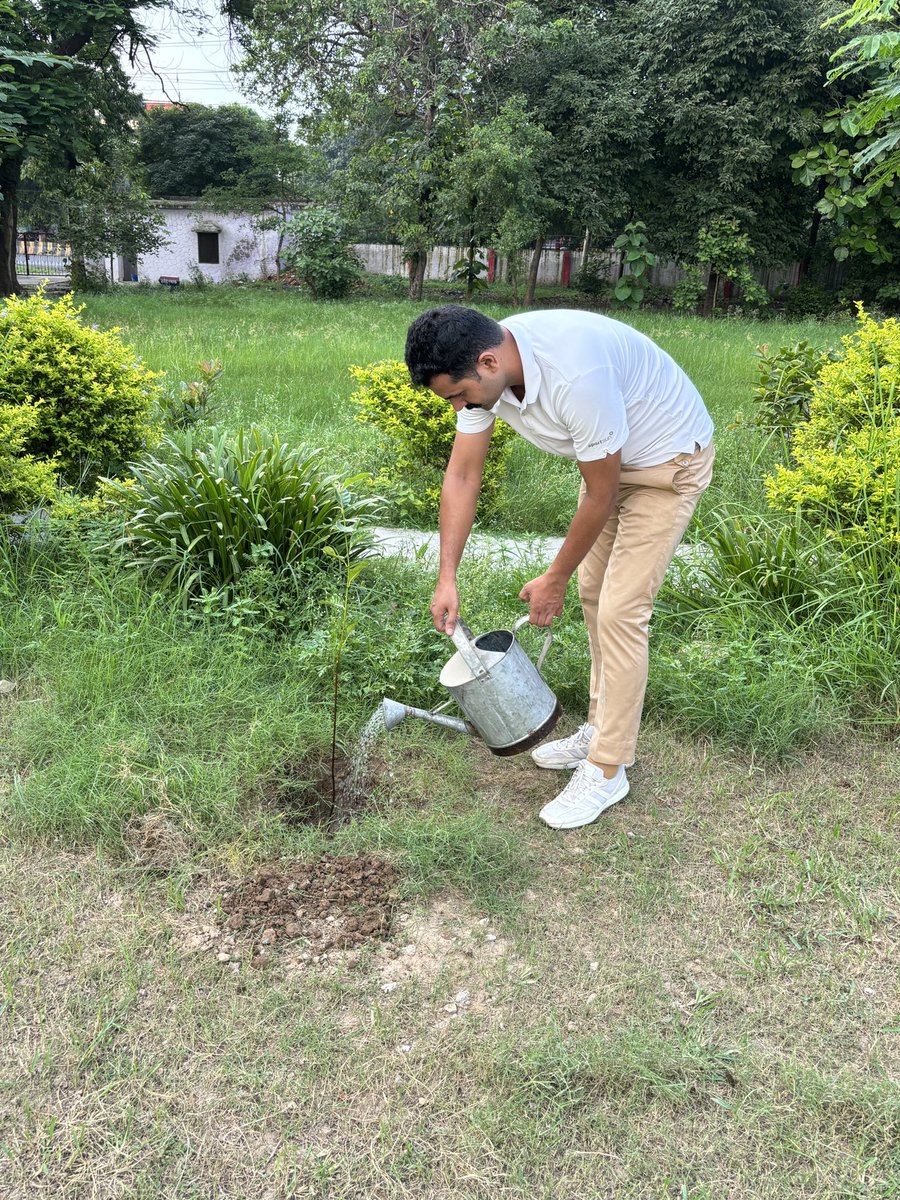 Neetsiddhu's tweet photo. #एक_पेड़_माँ_के_नाम https://t.co/SHRtLsE2QS