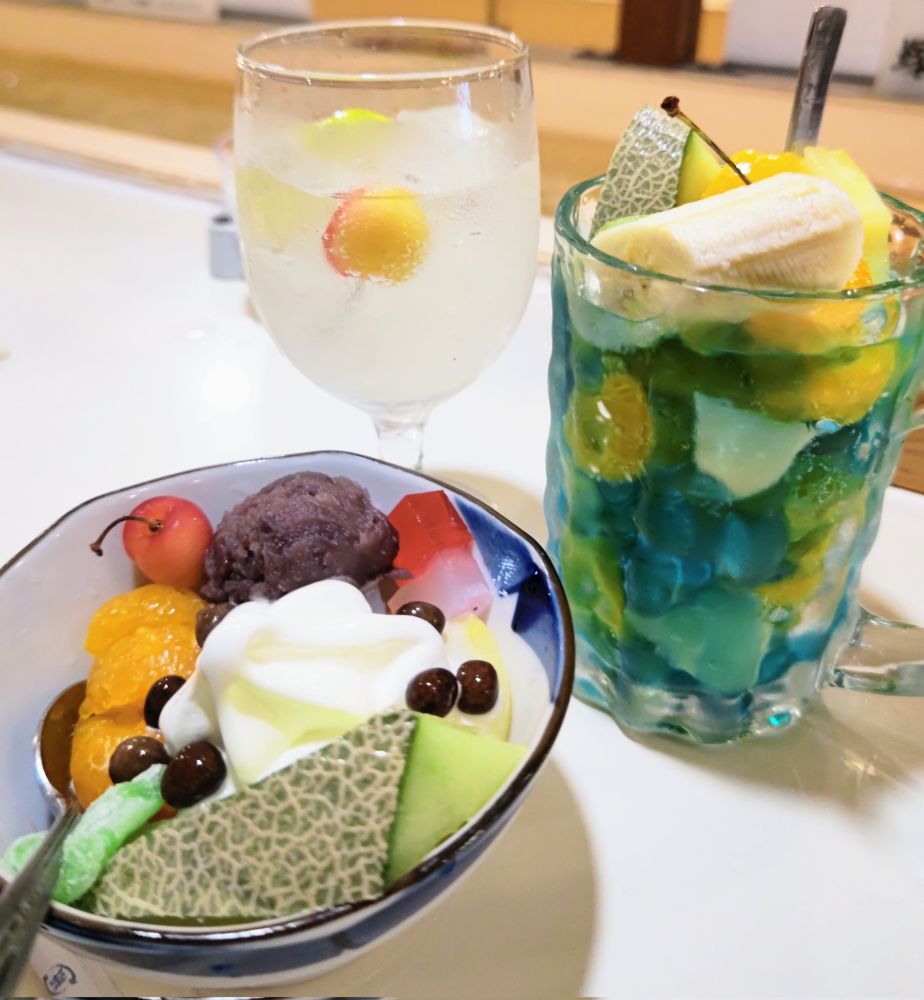流れる喫茶店にて甘い物 https://t.co/q92wgUxOcC