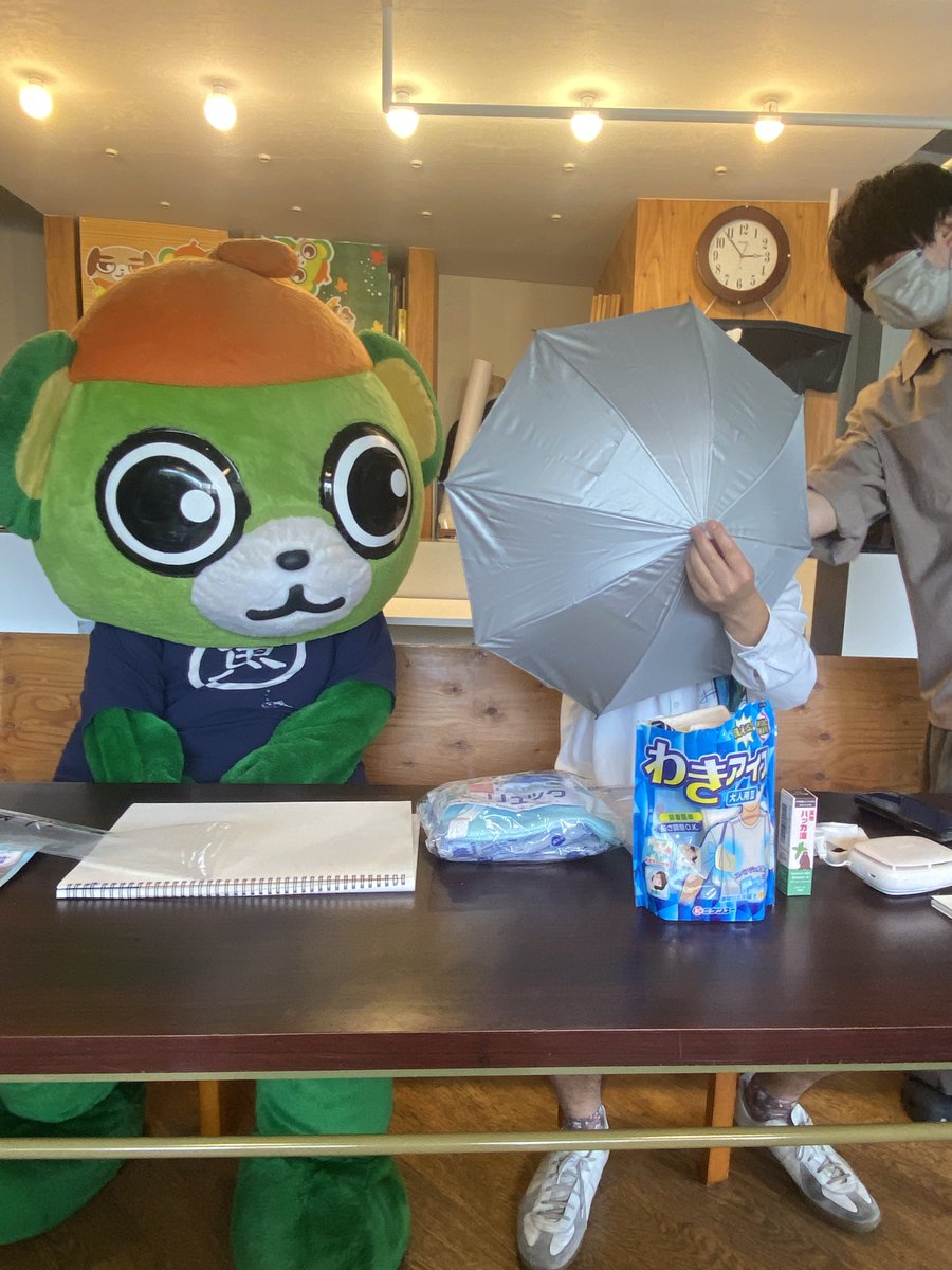 ano13cats's tweet photo. #大崎さんと暑い初夏
暑さ対策グッズ皆んなで試してみよう
両手が空きます‼️
神ちゃん似合ってる👍
#Project30 #ride16
#大崎一番太郎 #神崎隆広 https://t.co/e6dIYFWpKx