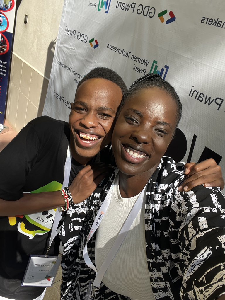 DeniseAllela's tweet image. Met a celeb at #IOExtended 
@Kai_mwanyumba 
@GDG_Pwani