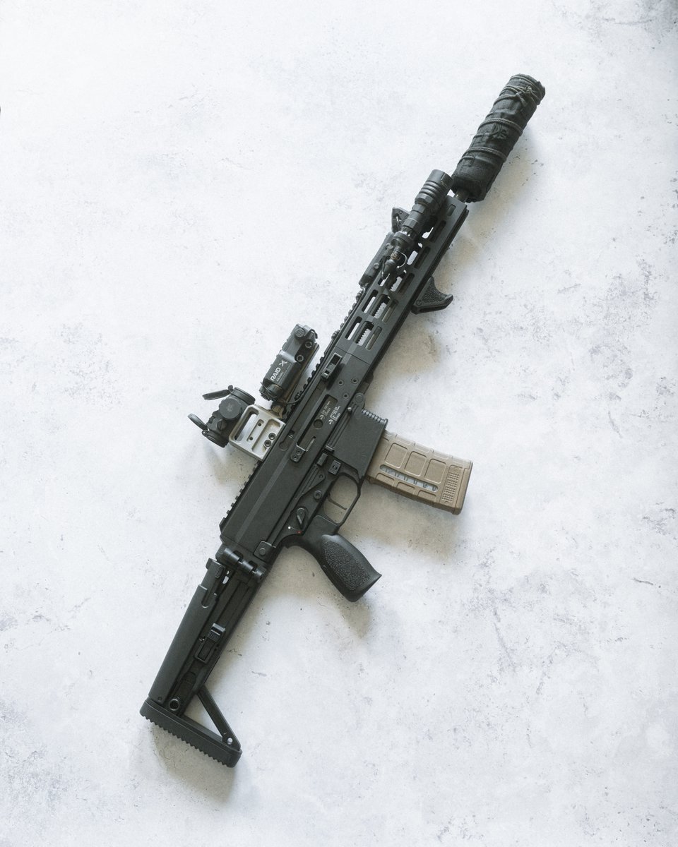 Daissele's tweet photo. APC223 Pro setup, ver. 69

(Ver. 70: Already swapped that HK grip back to a magpul K2. Instant upgrade.) https://t.co/zfJYYaUUi9
