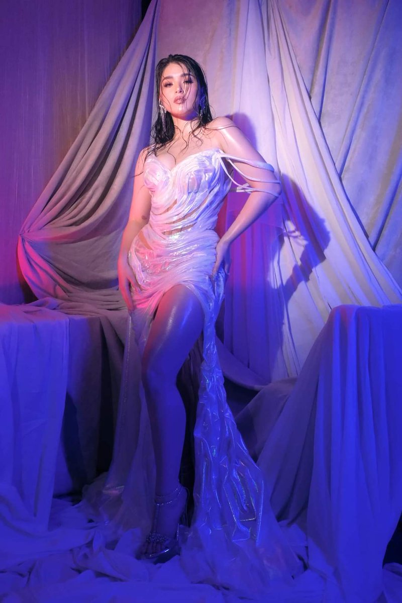 MOTHERING SO HARDD!!!!

ENCHANTING KYLIE PADILLA 
#GMAGala2024