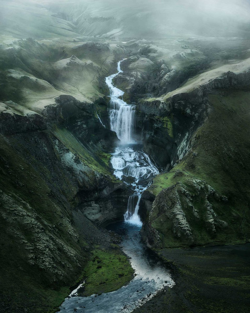 Mística Islandia! 🤍
lauragzo.com/islandia