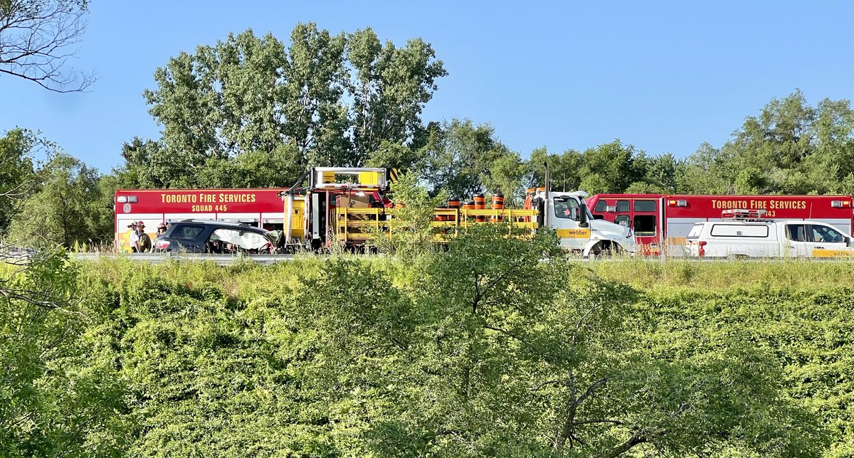 Simon Sheehan (@simonsheehan1) on Twitter photo TFS extricated multiple patients after a vehicle went into the back of a crash truck on the 400 this morning. Significant response from TFS and TEMS. 5 patients sent to hospital. <a href="/TPFFA/">Toronto Firefighters</a> @ChiefPeggTFS <a href="/Toronto_Fire/">Toronto Fire Services π¨π¦</a> TFS extricated multiple patients after a vehicle went into the back of a crash truck on the 400 this morning. Significant response from TFS and TEMS. 5 patients sent to hospital. <a href="/TPFFA/">Toronto Firefighters</a> @ChiefPeggTFS <a href="/Toronto_Fire/">Toronto Fire Services π¨π¦</a>