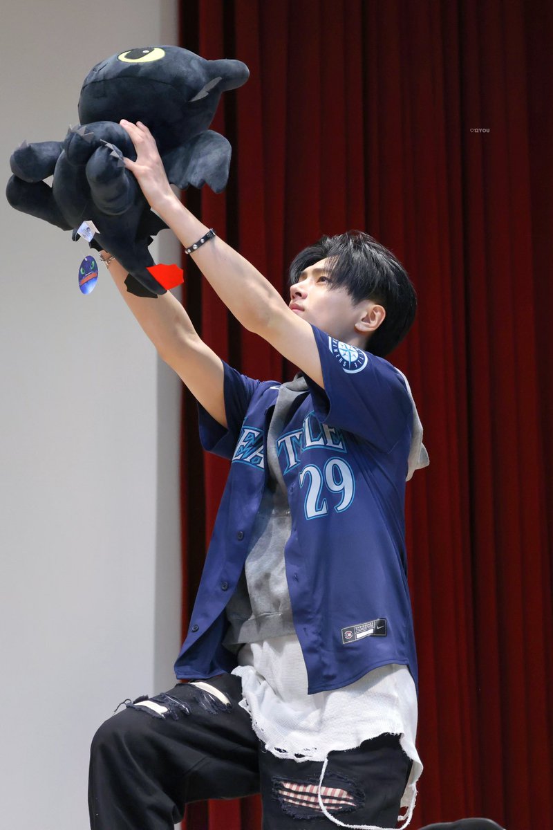 ohgawdjay's tweet photo. HE IS SO SILLY AND I LOVE HIM 🥹🥹🥹 https://t.co/797KGfZ7nG