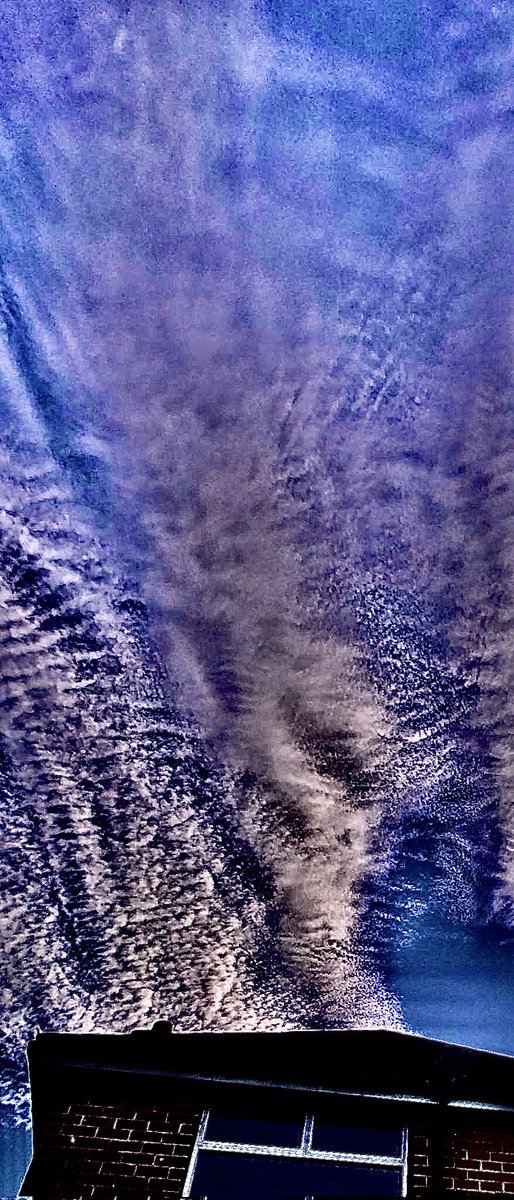 IonisedSkyWatch's tweet photo. @supply_teach Do you believe our sky is not being manipulated with several types of #Geoengineering? IF I SHOUT LOUDER WILL YOU WAKE UP? #Wakethefuckup #Lookup please wake up and realise your being conned by the biggest scam in history👀 #Climatescan #agenda2030 #Netzero https://t.co/5WbngrZdfN