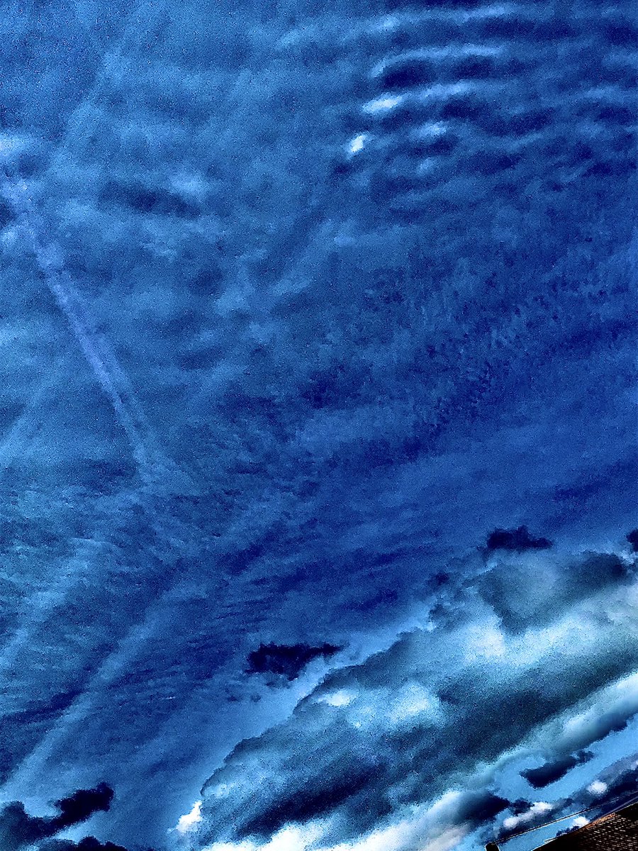 IonisedSkyWatch's tweet photo. @supply_teach Do you believe our sky is not being manipulated with several types of #Geoengineering? IF I SHOUT LOUDER WILL YOU WAKE UP? #Wakethefuckup #Lookup please wake up and realise your being conned by the biggest scam in history👀 #Climatescan #agenda2030 #Netzero https://t.co/5WbngrZdfN