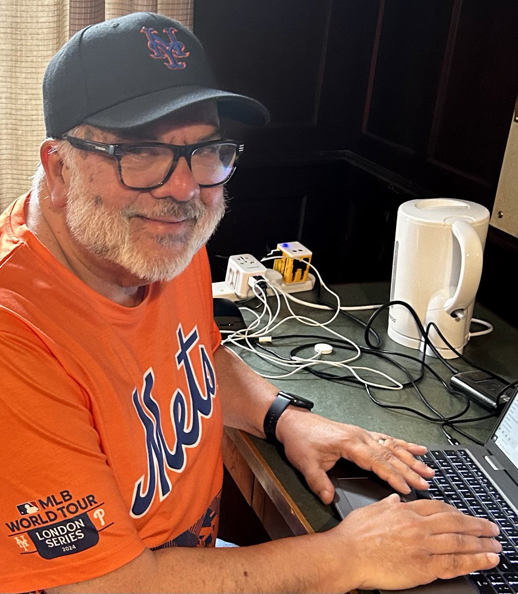 When you spend the summer in the UK, a Mets ‘London Series’ shirt is a nice addition to your wardrobe.