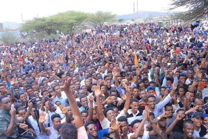 MustafeAbduras1's tweet photo. Awdal kama shaqaynayo calanka #jabhadu 
#maxamad_abib calanka inanad sooqadan adiga ayay dan ku ahayd #Jaale https://t.co/RJoxYH7p46