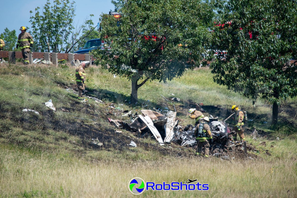 RobShots tweet media